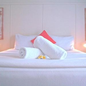 'Palms' King Ensuite